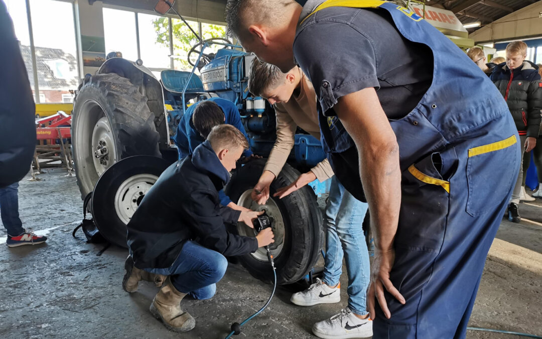 Roadshow VO: leerlingen bezoeken bedrijven in de regio